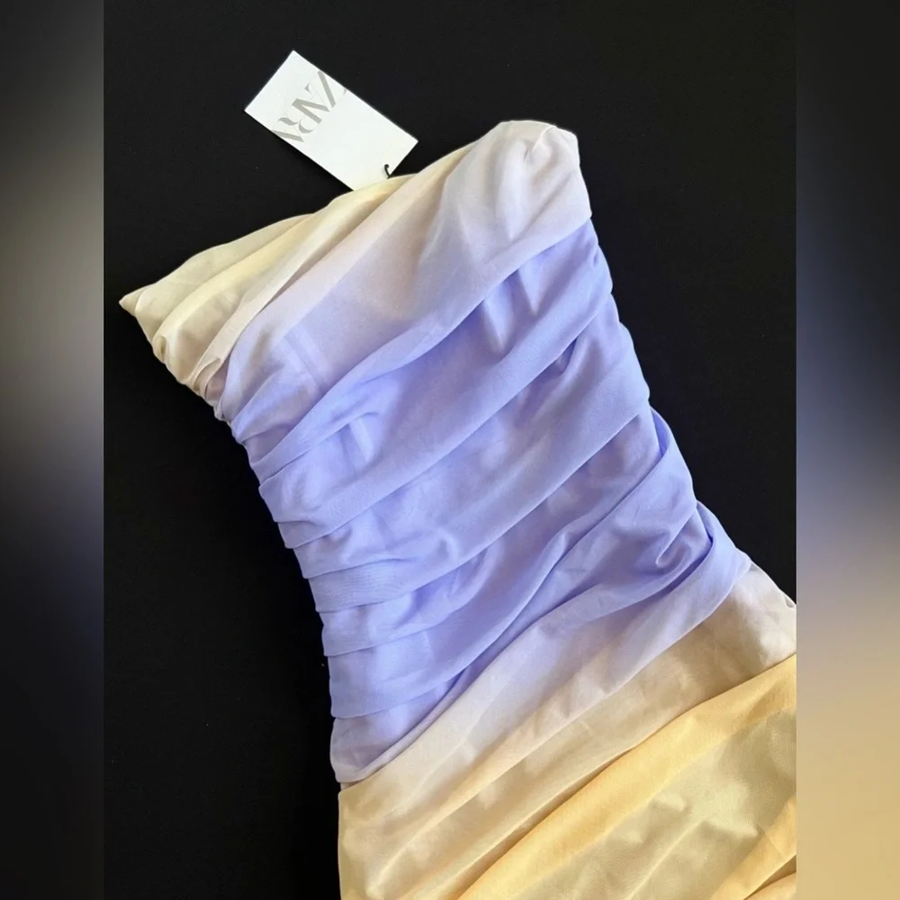 Elegant Strapless Gradient Dress - Picture 9 of 11